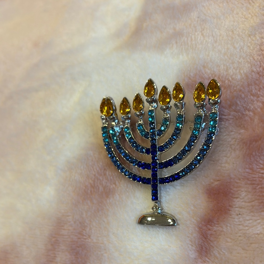 Blue and Gold Crystal Encrusted Hanukkah Menorah Brooch Pin NWT 1.75”x1.75” - Picture 4 of 15